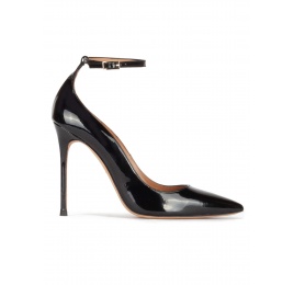 Zapatos de tacón alto en charol negro con pulsera en el tobillo Pura López