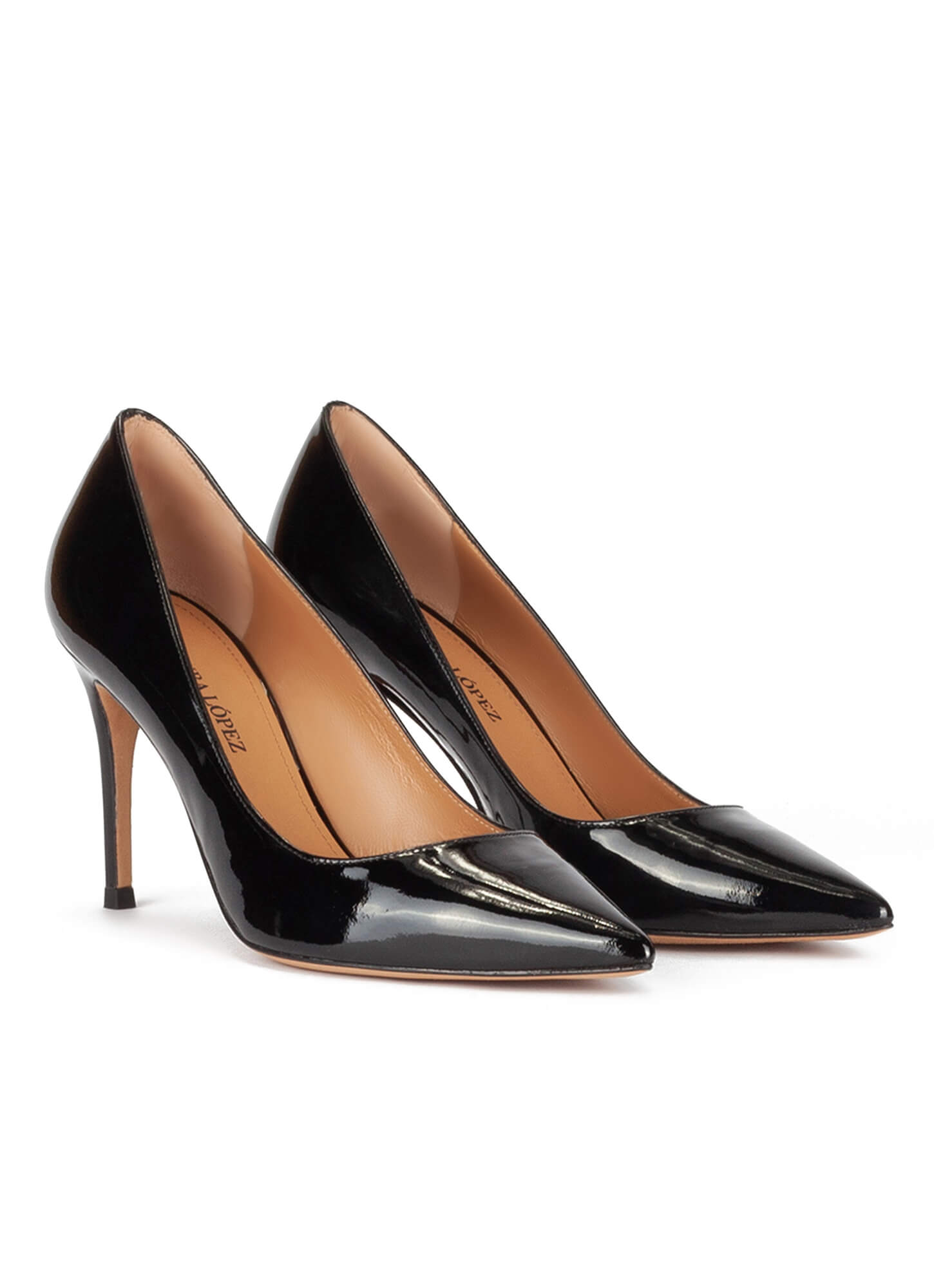 black leather pointed toe pumps