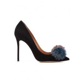 Zapatos de salón con tacón alto en ante negro con pompón Pura López