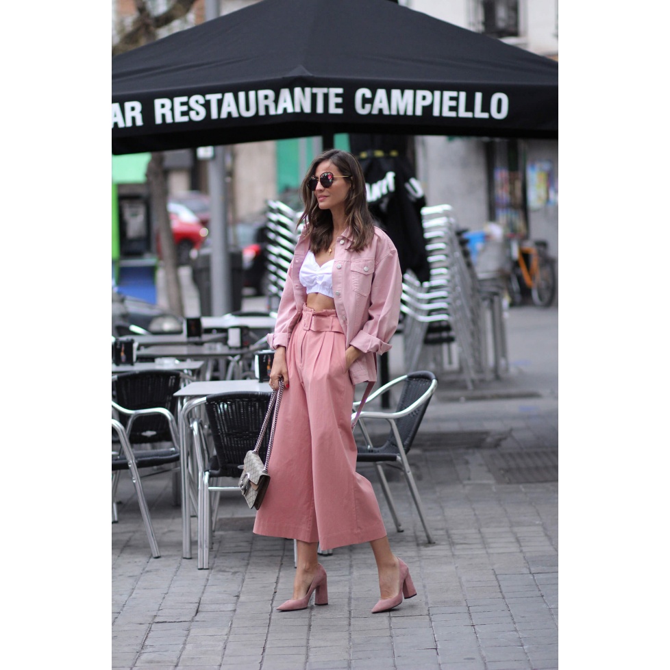 High block heel pumps in pink suede