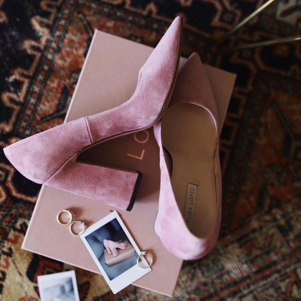 Zapatos de salón de tacón alto en ante rosa