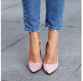 High block heel pumps in pink suede Pura López