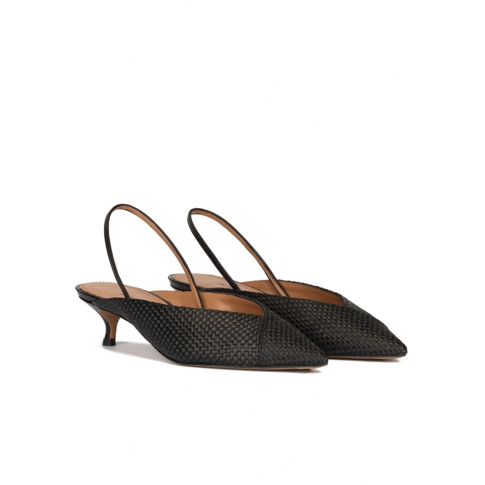 Low heel slingback pumps in black raffia